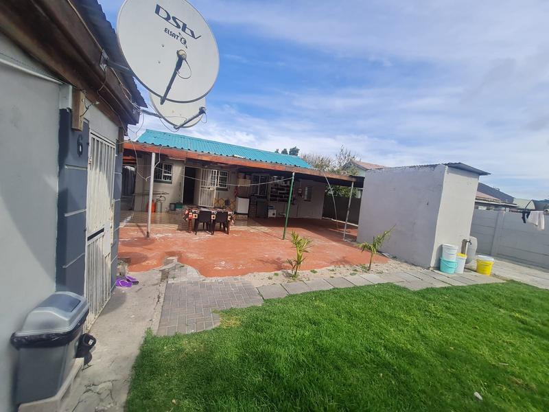 2 Bedroom Property for Sale in Ruyterwacht Western Cape